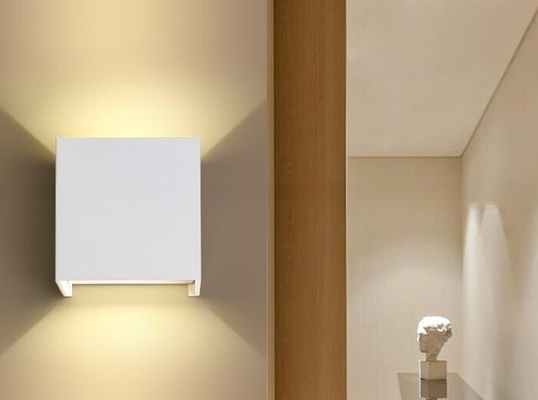 500lm Iron Aluminum 2 Face Glowing 2*3w/2*6w LED Wall Lamp Ideal for Indoor and Outdoor